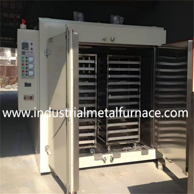Forno a vassoio industriale utilizzato per asciugare e curare componenti