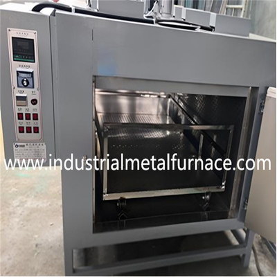 Forno a carrello industriale con controllo di temperatura preciso per processi di trattamento termico